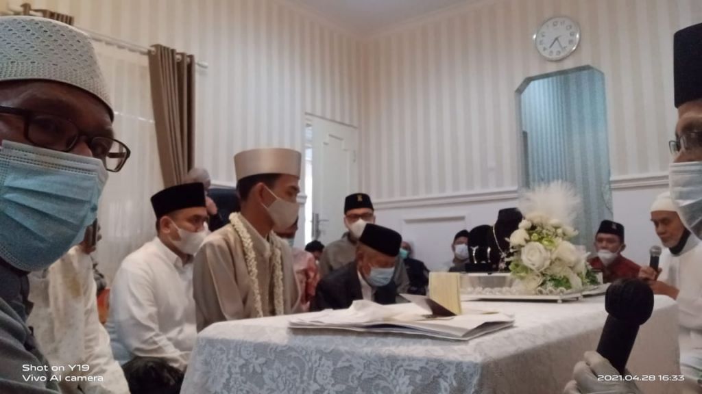 Proses akad nikah Ustaz Abdul Somad (Foto: Kepala KUA Peterongan, Jombang)