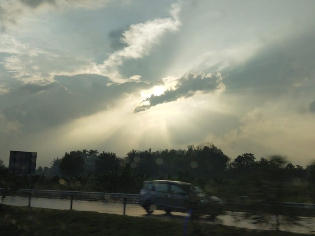 Kondisi jalan tol (Foto: Dok. jatimnow.com)