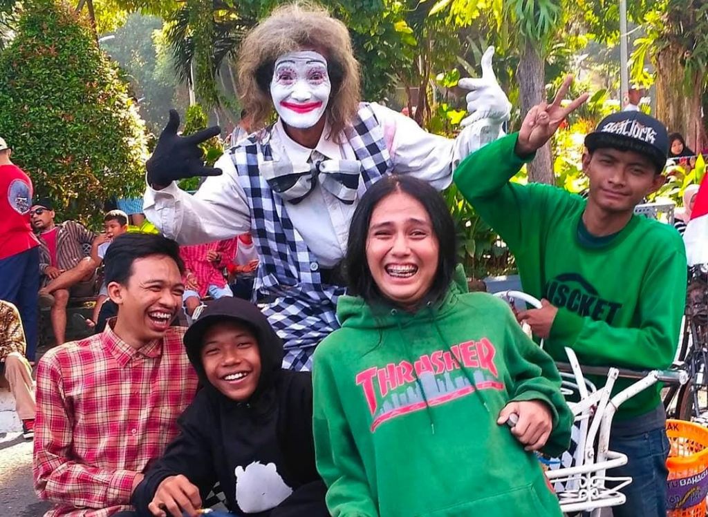 Oni saat berada di Taman Bungkul, Surabaya sebelum Pandemi Covid-19 (Foto: Instagram @oniwahab)