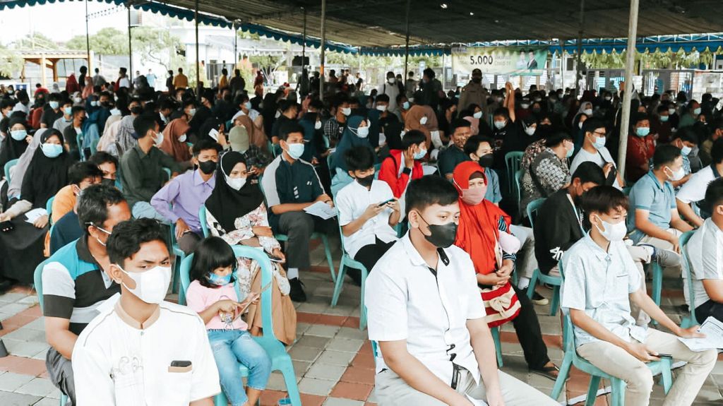 Keluarga Alumni Universitas Jember Bagikan 5000 Dosis Vaksin