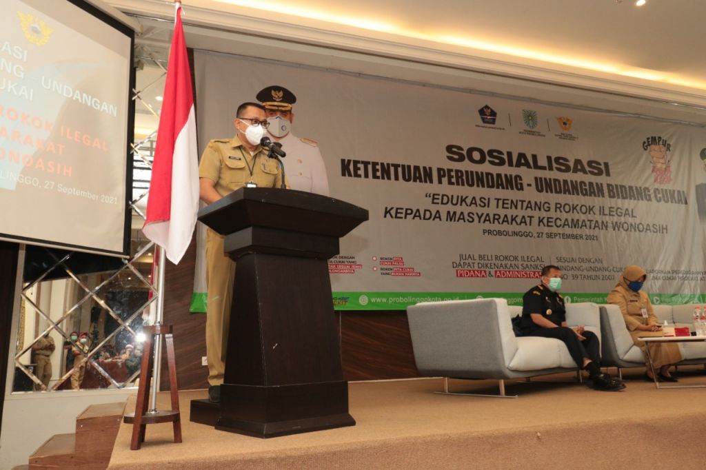 Pemkot Probolinggo melalui Dinas Komunikasi dan Informatika memberikan edukasi kepada masyarakat tentang rokok ilegal