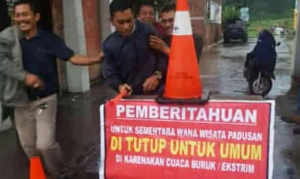 Wisata Air Panas Padusan Pacet, Mojokerto ditutup sementara