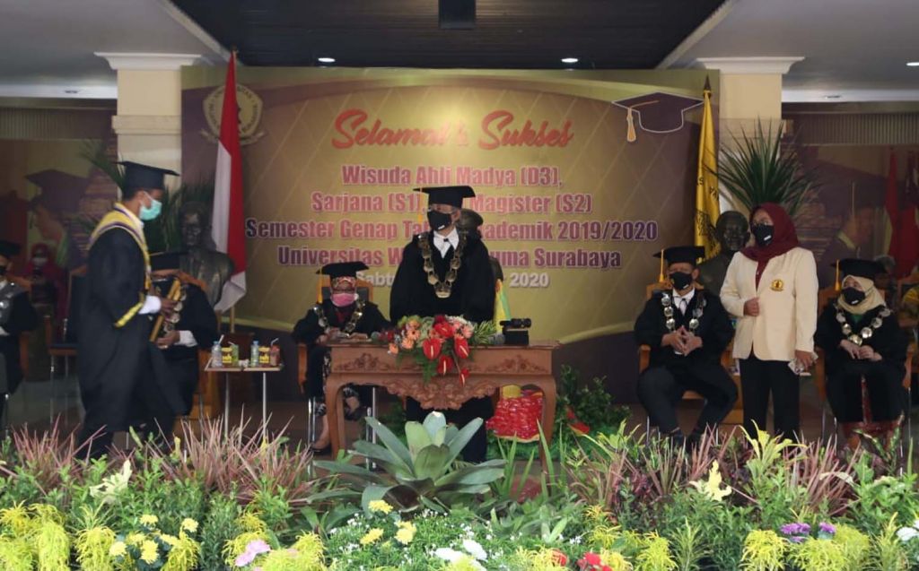 UWK Surabaya Kembali Gelar Wisuda Drive Thru