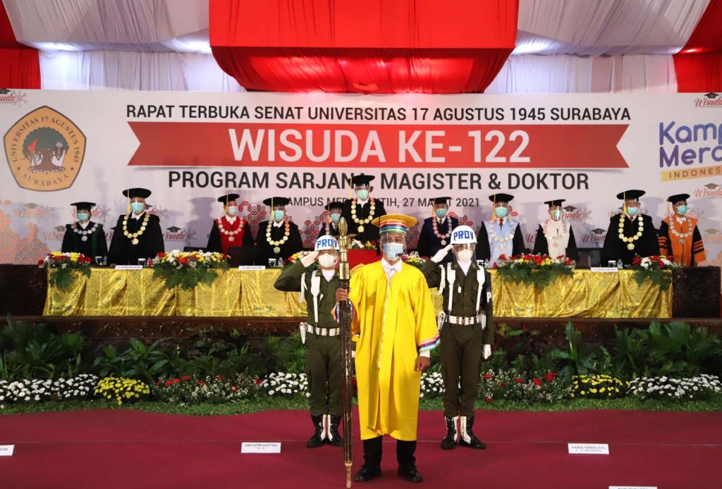 Prosesi wisuda ke-122 Untag Surabaya