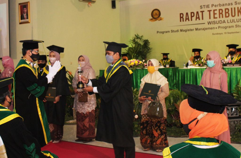 Wisuda STIE Perbanas Surabaya