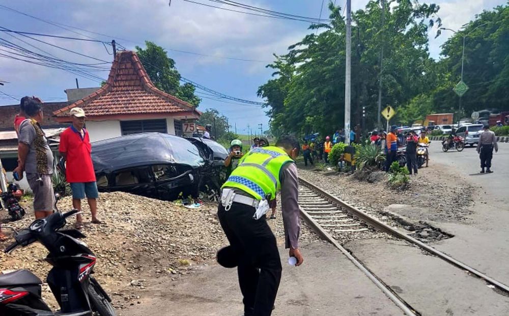 Ini Daftar Korban Mobil Xpander Tersambar Kereta Api di Sidoarjo