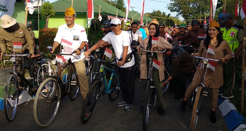 Dandim dan Kapolres Ponorogo saat gowes/Foto: Mita Kusuma