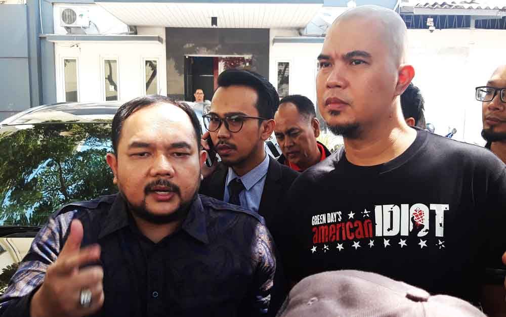 Ahmad Dhani saat di Mapolda Jatim/ Foto: Dok. jatimnow.com
