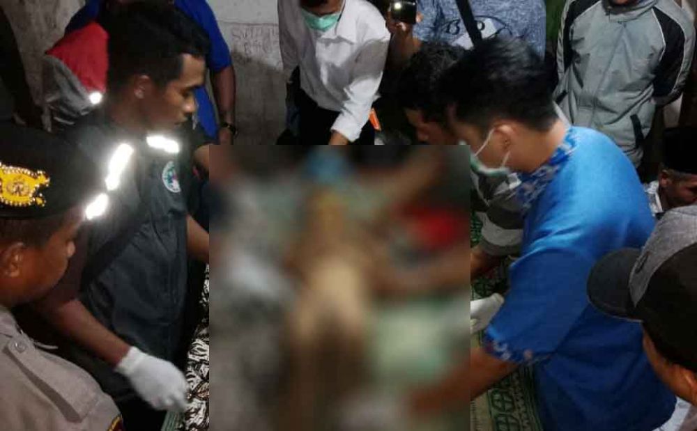 Petugas evakuasi korban