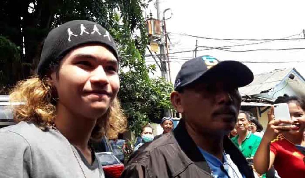 Abdul Qodir Jaelani atau Dul jenguk Ahmad Dhani