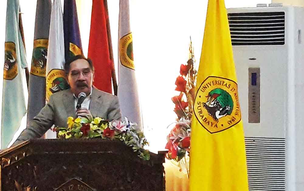 Antasari Azhar saat memberi kuliah umum di Fakultas Hukum Untag Surabaya