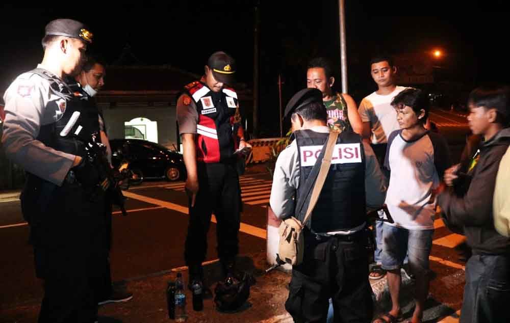 Razia antisipasi pergerakan massa 22 Mei di Pacitan