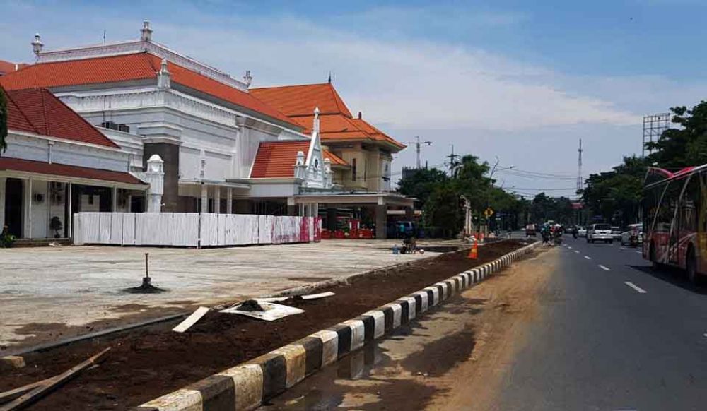 Halaman Balai Pemuda Surabaya/ Foto foto: Budi Sugiharto