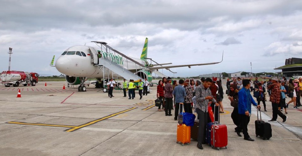 Peswat NAM Air yang berhasil mendarat di Bandara Banyuwangi setelah dibuka