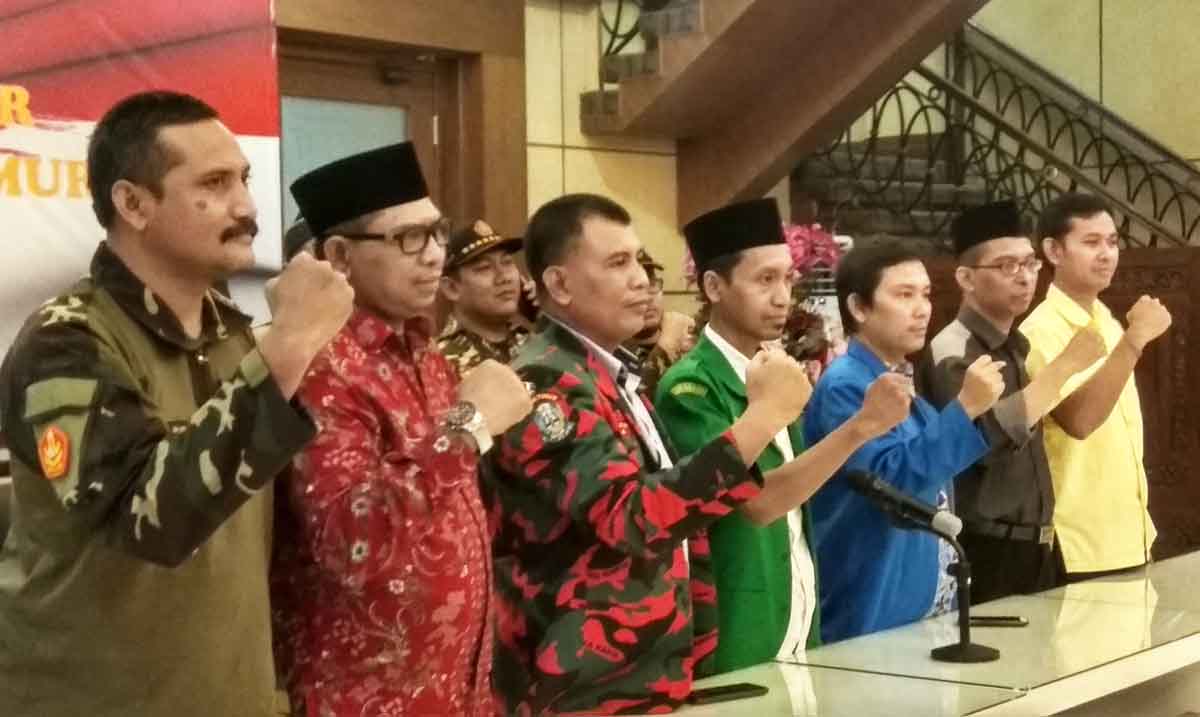 Pernyataan dukungan melawan terorisme di Mapolda Jatim