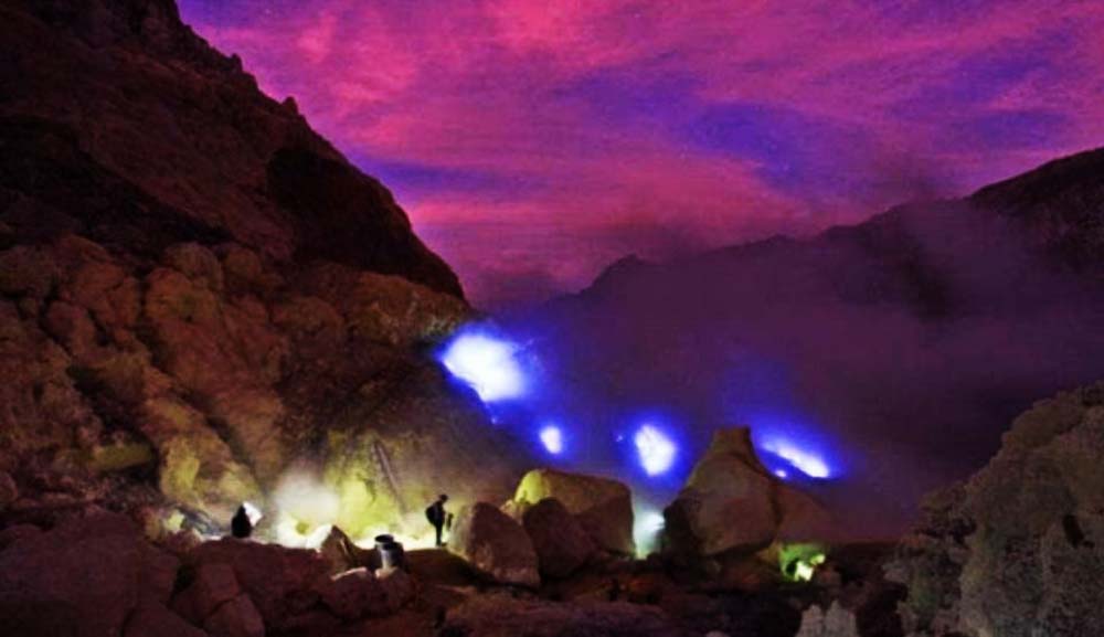 Blue Fire di Kawah Ijen Banyuwangi.