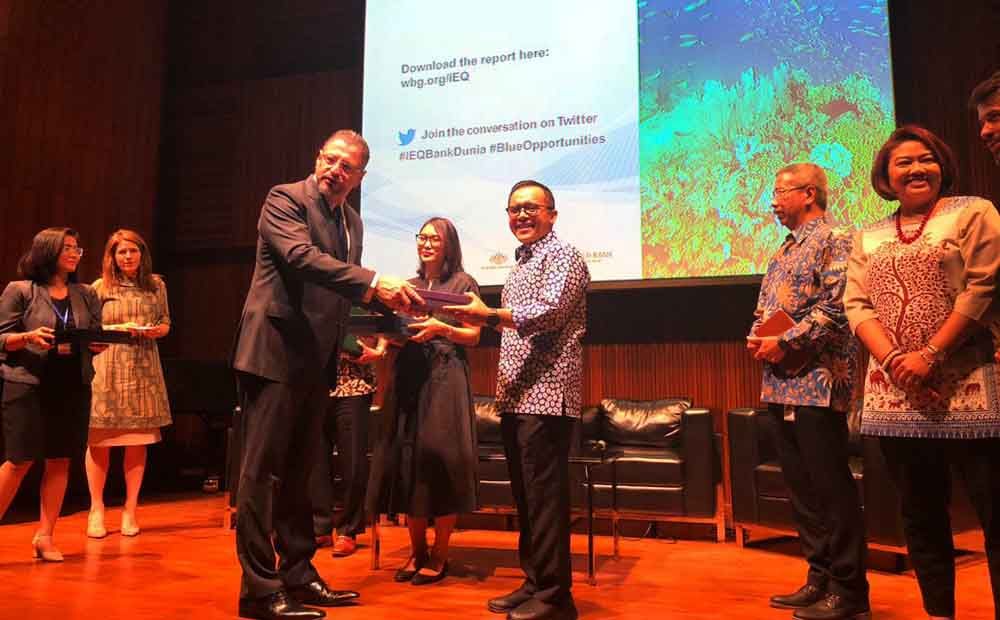 Bupati Banyuwangi,  Abdullah Azwar Anas  saat di Forum Bank Dunia