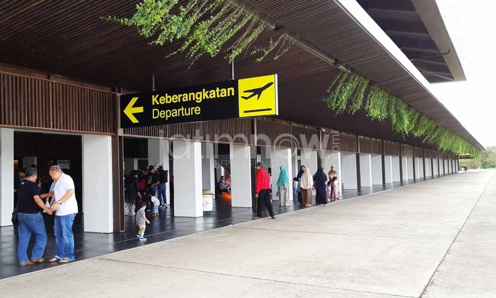 Penumpang di Bandara Banyuwangi