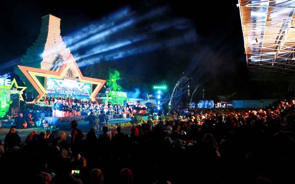 Panggung konser Lalare Orkestra di Banyuwangi