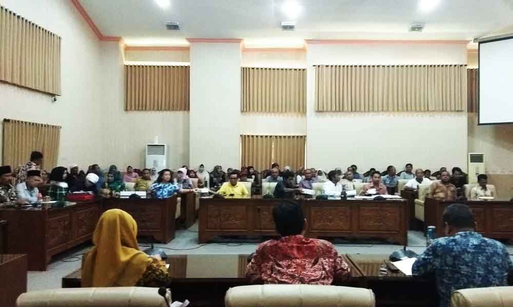 Preman Tarik Retribusi, Pedagang Pasar Rogojampi Wadul DPRD Banyuwangi