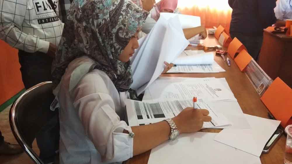 Foto: Verifikasi berkas Bacaleg di KPU Banyuwangi