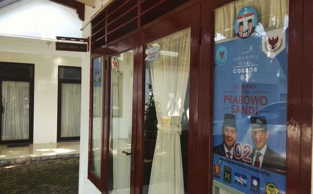 Salah satu poster di lingkungan DPRD Banyuwangi