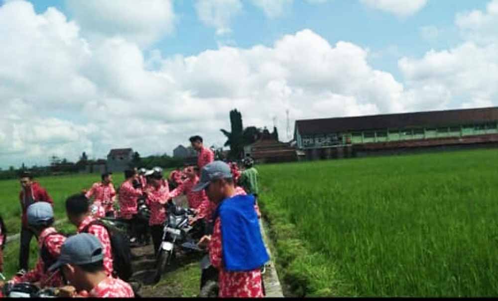 Para Remaja Berseragam Sekolah yang diduga geruduk SMA Negeri 1 Cluring