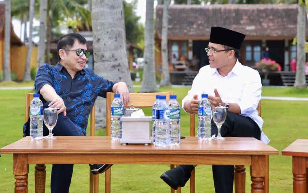 Bupati Banyuwangi,  Abdullah Azwar Anas bersama  Anggota Dewan Pertimbangan Presiden (Watimpres), Suharso Monoarfa