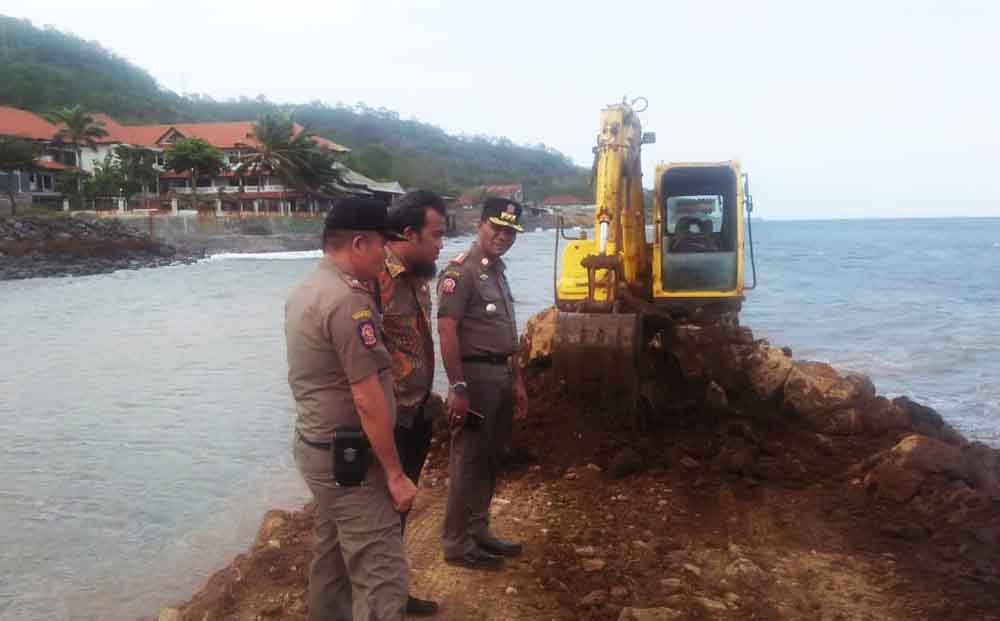 Proyek reklamasi Watu Dodol di Banyuwangi
