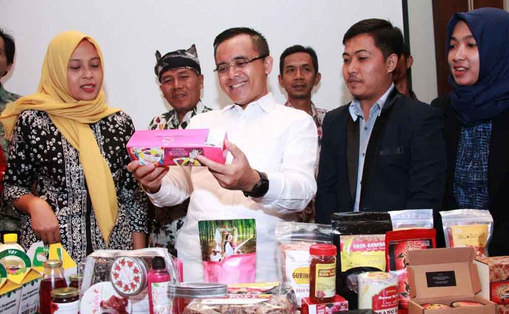 Bupati Anas saat menghadiri Agribusiness Startup Competition