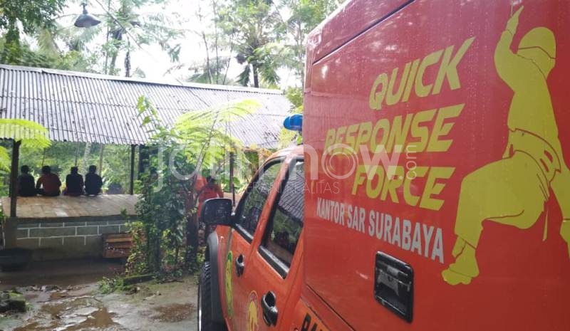 Basarnas Surabaya Bersiaga di salah satu wisata arung jeram di Kecamatan Songgon/Foto: Irul Hamdani