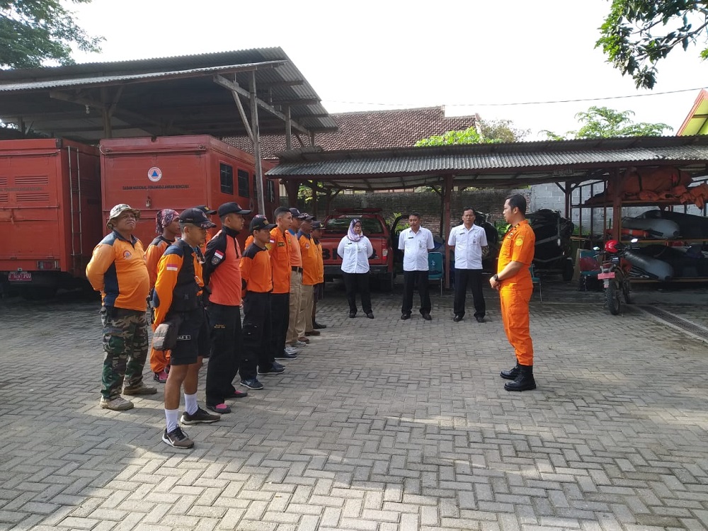 Perahu Dihantam Ombak Hingga Terbalik, Dua Selamat dan Satu Hilang
