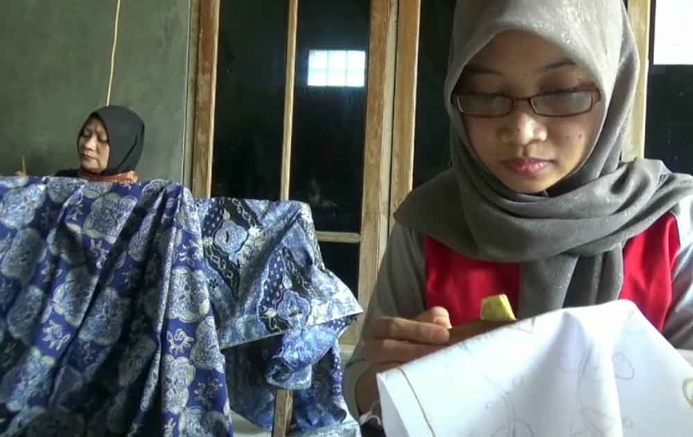 Proses pembuatan batik tulis khas Ponorogo