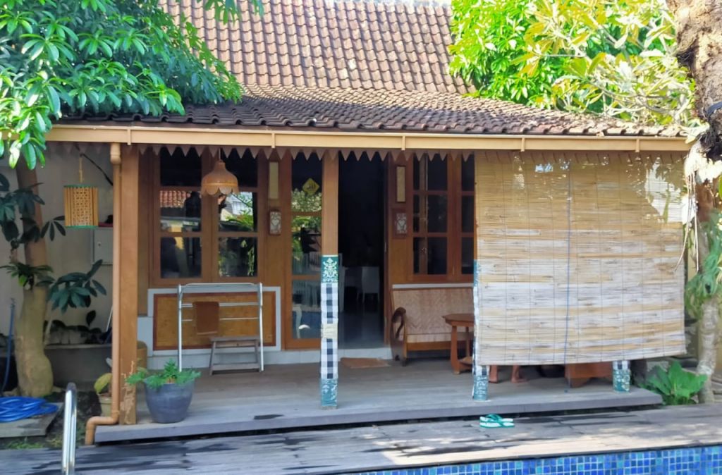 Rumah berkonsep vila di Banyuwangi yang dijual untuk didonasikan ke Palestina