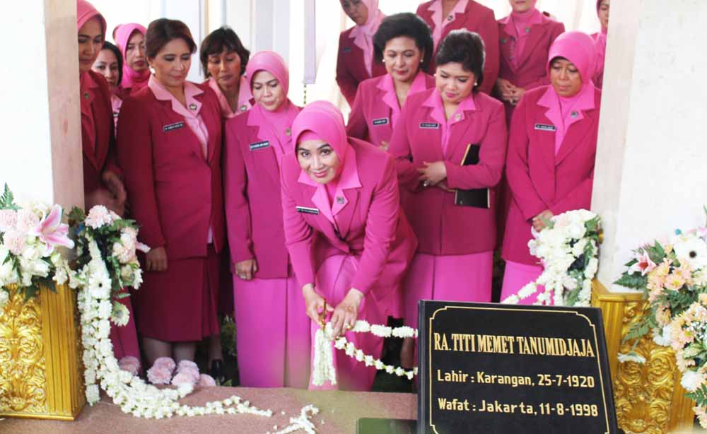  Ketua Umum Bhayangkari resmikan makam pediri dan ketua umum pertama Bhayangkari