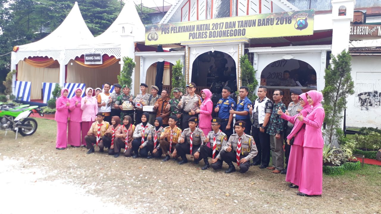 Begini Cara Bhayangkari Bojonegoro  Menyapa Petugas Jaga