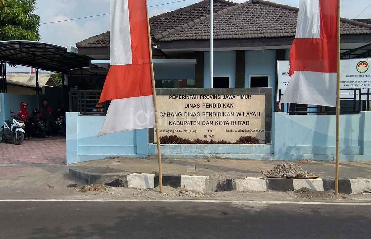 Kantor Dinas Pendidikan Kabupaten dan Kota Blitar
