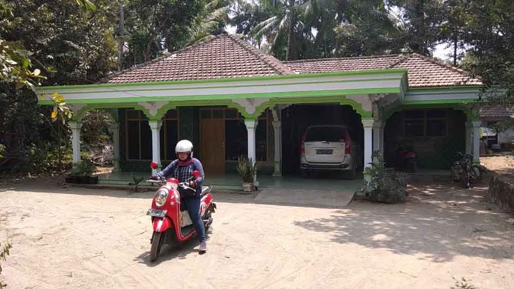 Rumah orang tua pemilik akun pengancam bom di Blitar