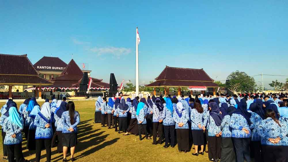 Suasana upacara bendera di lingkungan Kabupaten Blitar/Foto: Dok