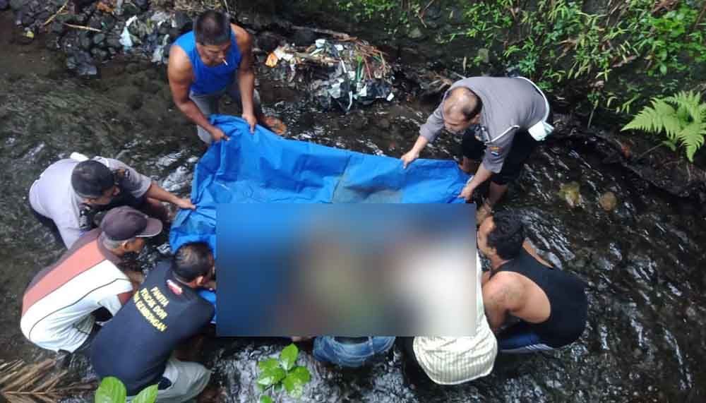 Evakuasi jenazah korban terperosok ke sungai