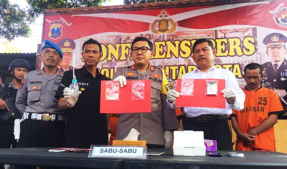Polisi Amankan 5 Orang Sindikat Narkoba di Blitar