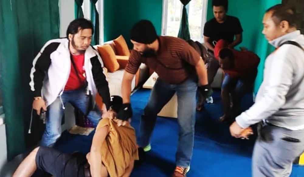 Penangkapan pelaku komplotan pembobolan toko