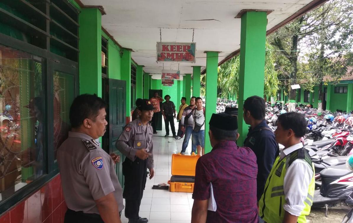 Polisi mendatangi MAN 2 Ngawi setelah mendapat laporan