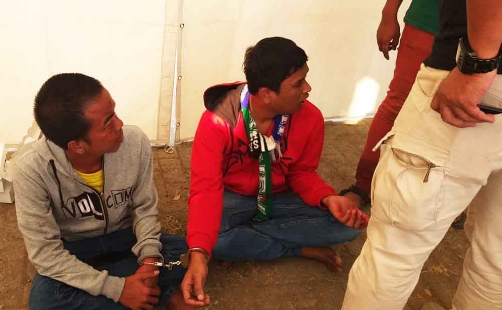 Dua Perampas HP Bonek ini Nyaru Jadi Suporter saat Beraksi di GBT