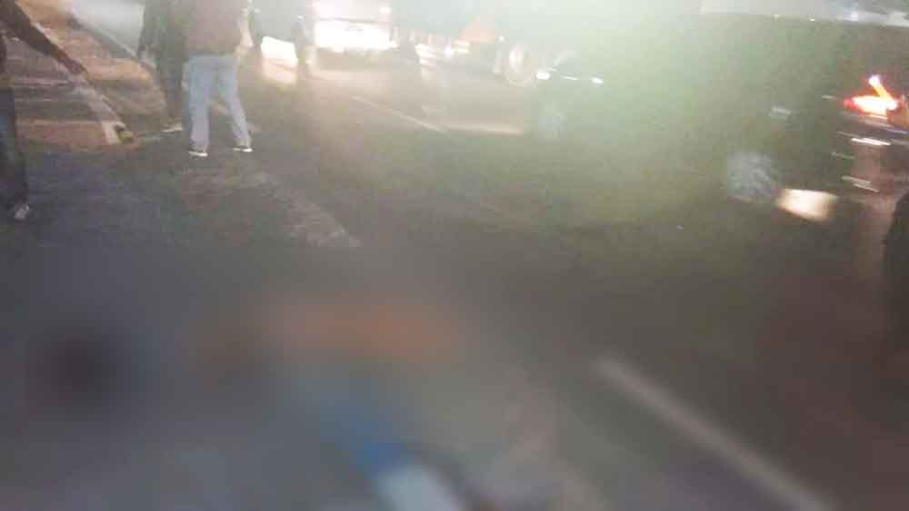 Lokasi suporter jatuh dari trailer di Sukomanunggal, Surabaya.