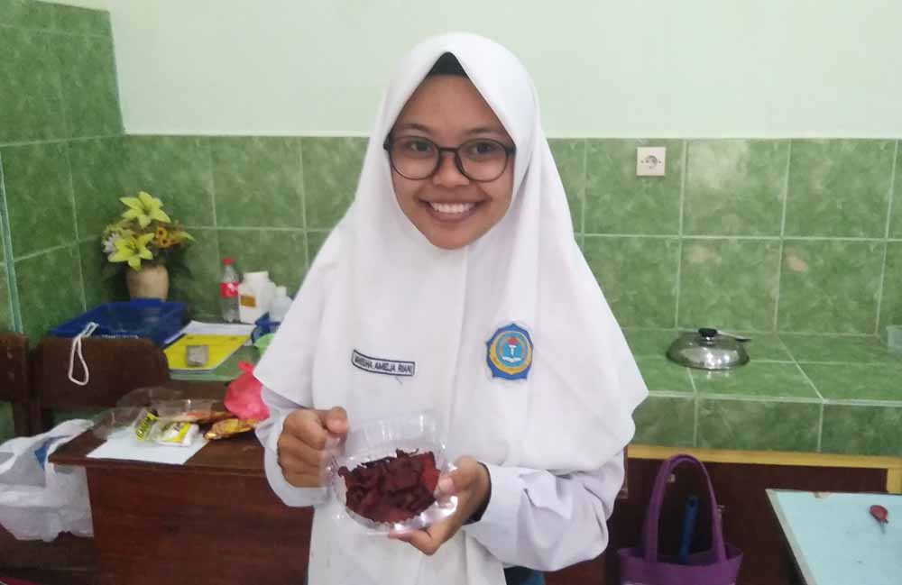 Camilan bonggol pisang hasil kreasi pelajar MAN 1 Tulungagung