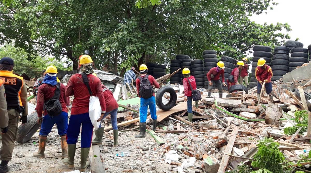 Lapak PKL di Barata Jaya Surabaya Dibongkar, Disiapkan untuk Taman