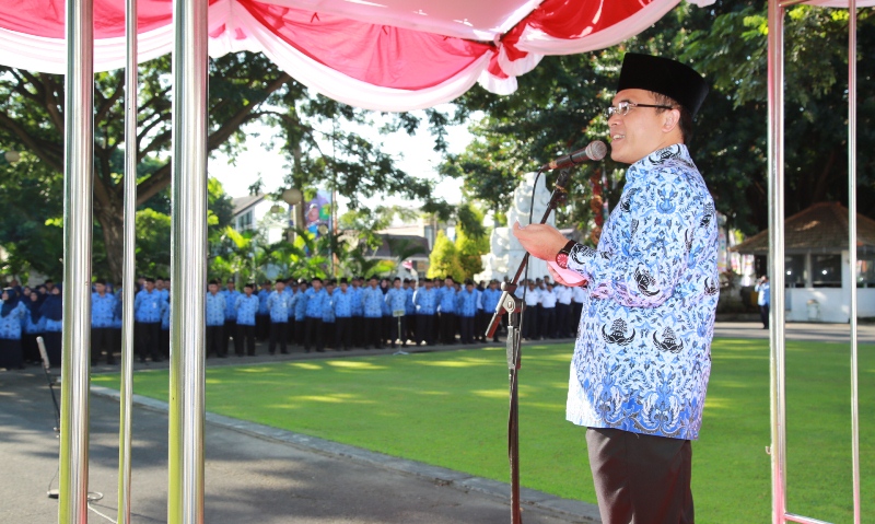 Bupati Anas saat memimpin di hadapan ASN Banyuwangi