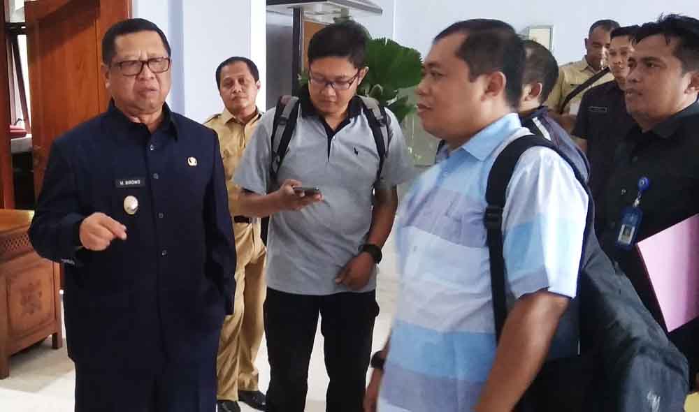 Plt Bupati Tulungagung, Maryoto Birowo usai menghadiri rapat