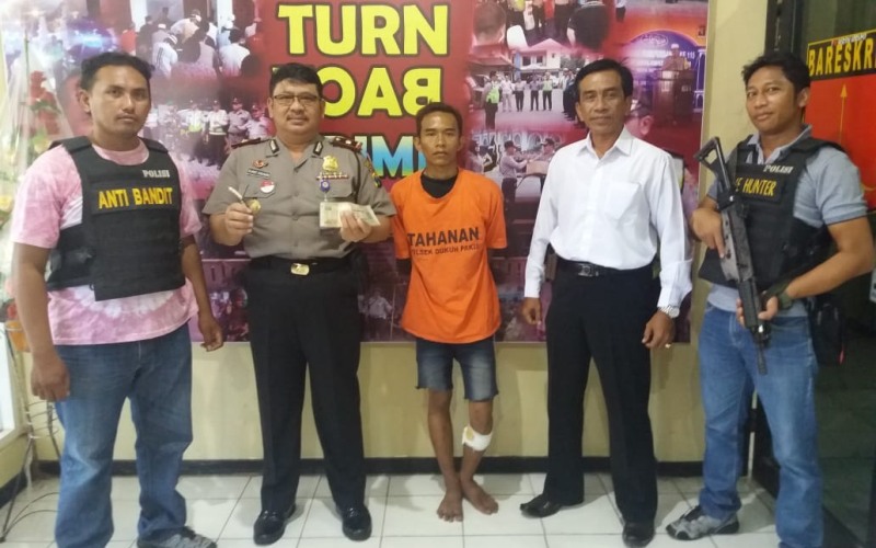 Pencuri ini Cari 'Mangsa' dengan Berpura-pura Jadi Orang Gila